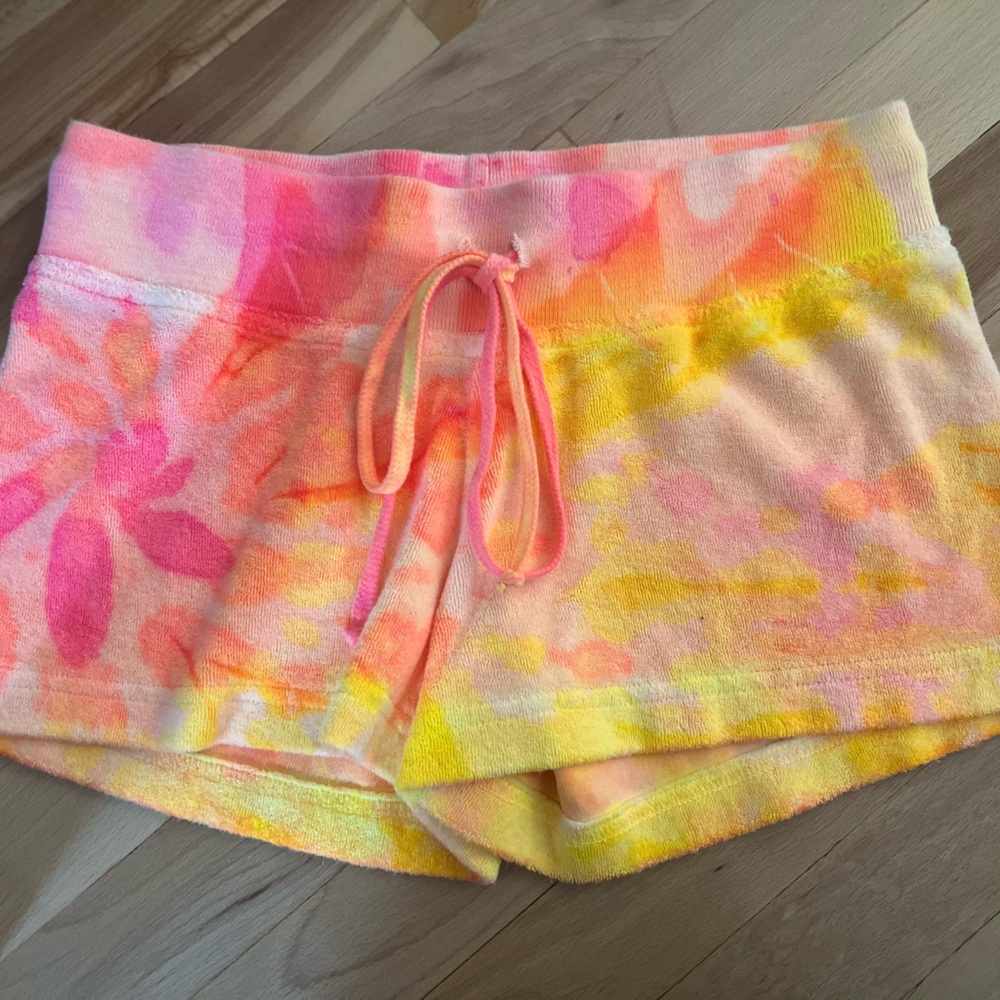 Tie dye shorts XL 16 hard tail